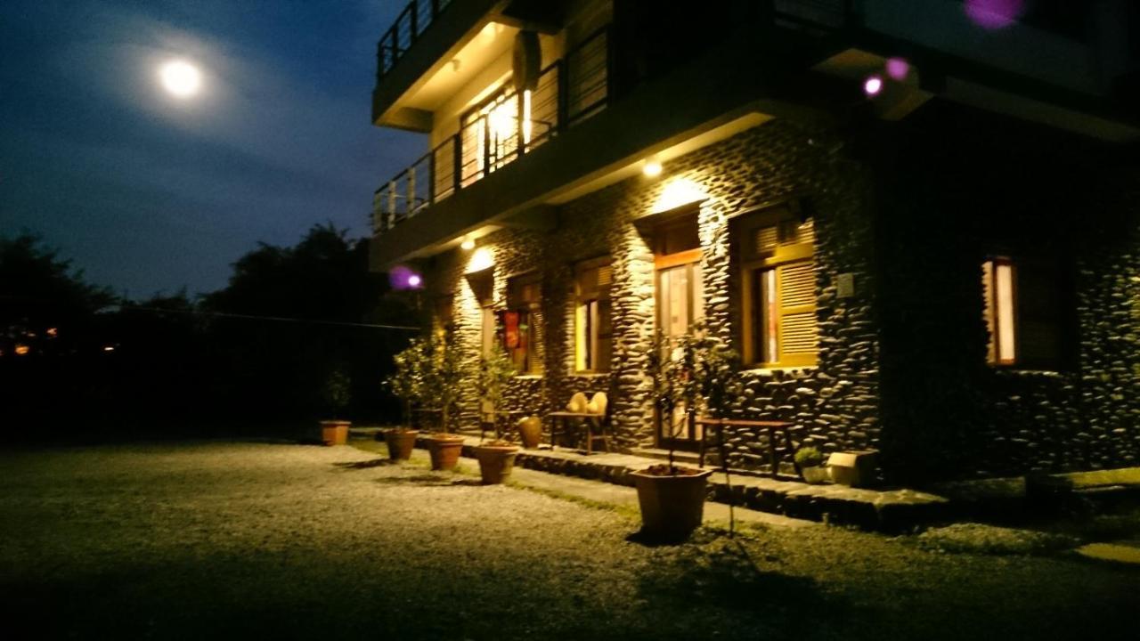 Stone House Homestay Yilan Ngoại thất bức ảnh